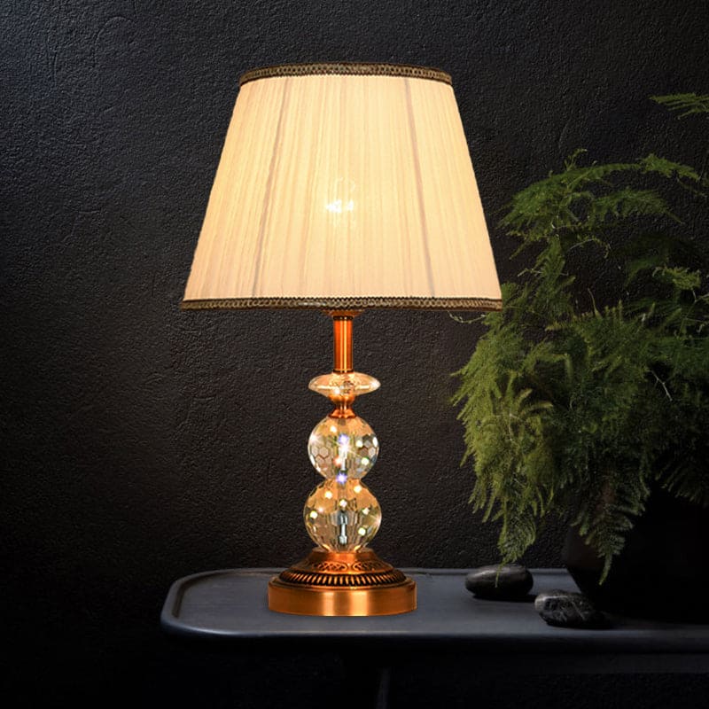 Elegant Table Lamp in Chiseled Crystal