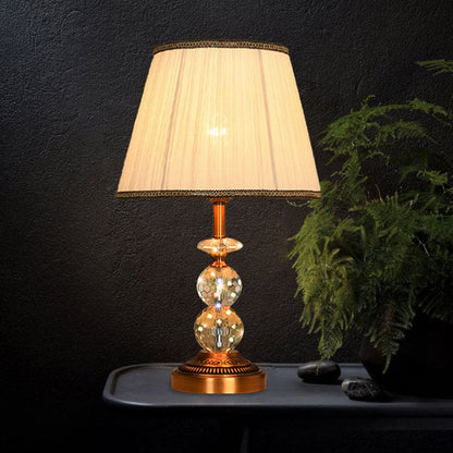 Elegant Table Lamp in Chiseled Crystal