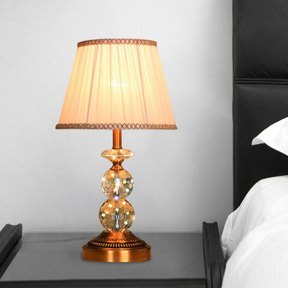 Elegant Table Lamp in Chiseled Crystal
